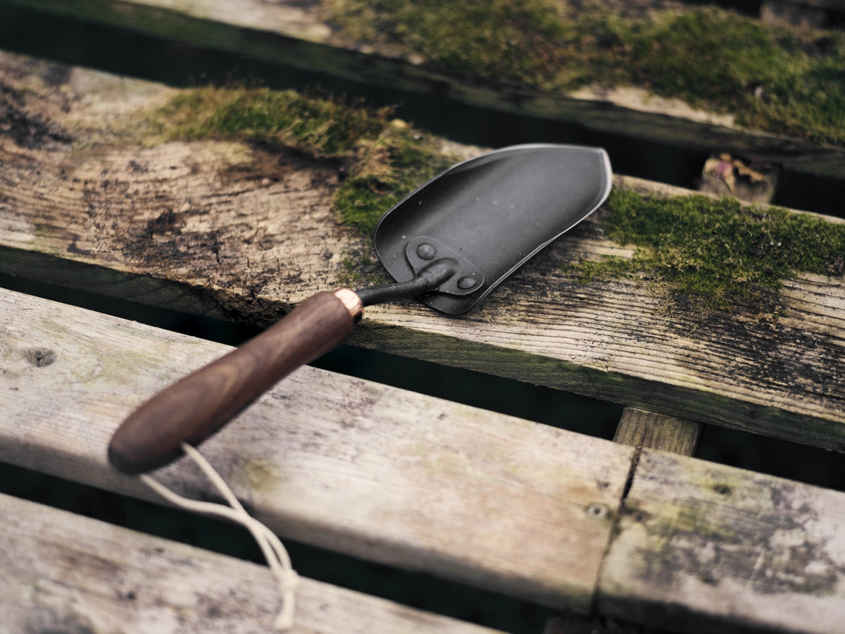 Barebones Garden Trowel