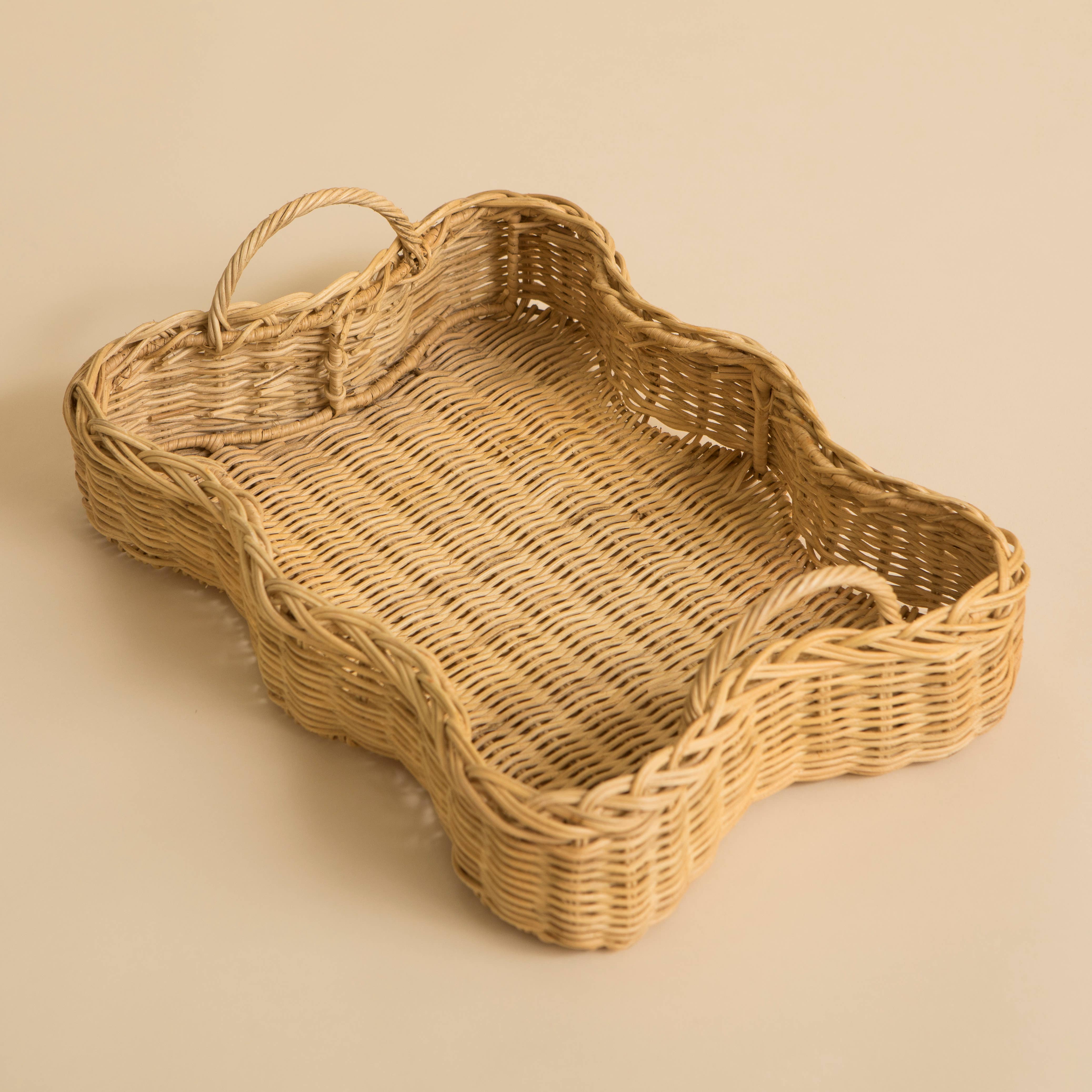 Rattan Scalloped Tray Vera Small Natural