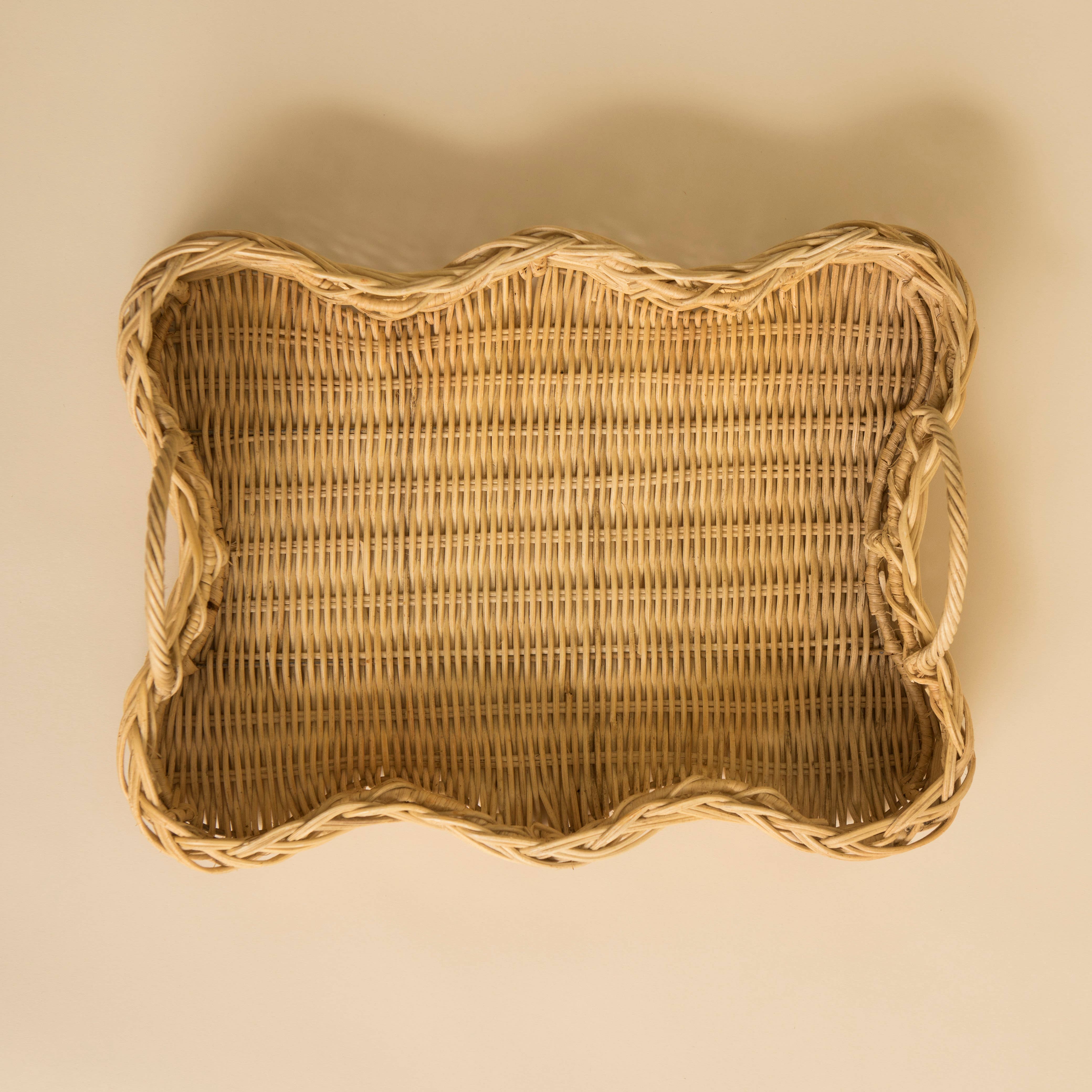 Rattan Scalloped Tray Vera Small Natural