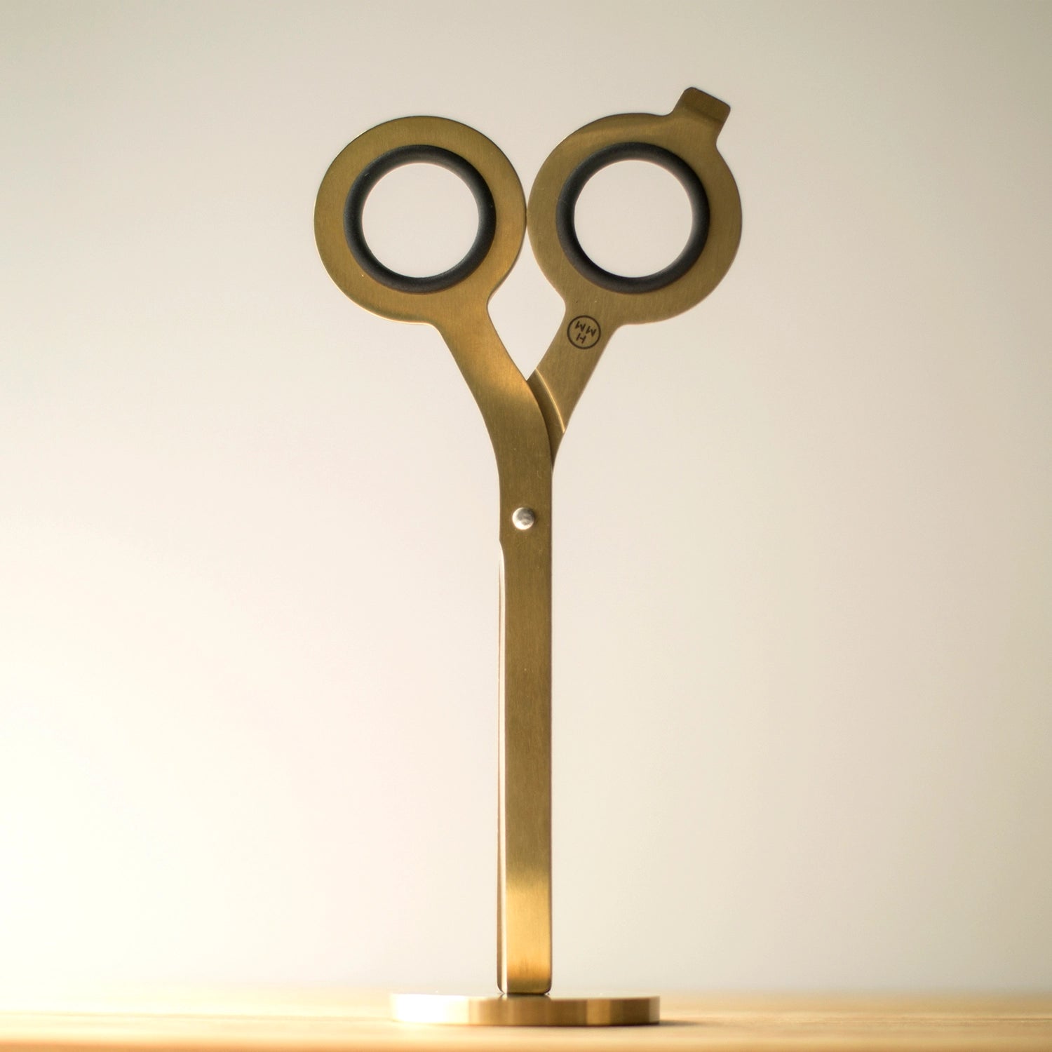 Standing Gold Scissors