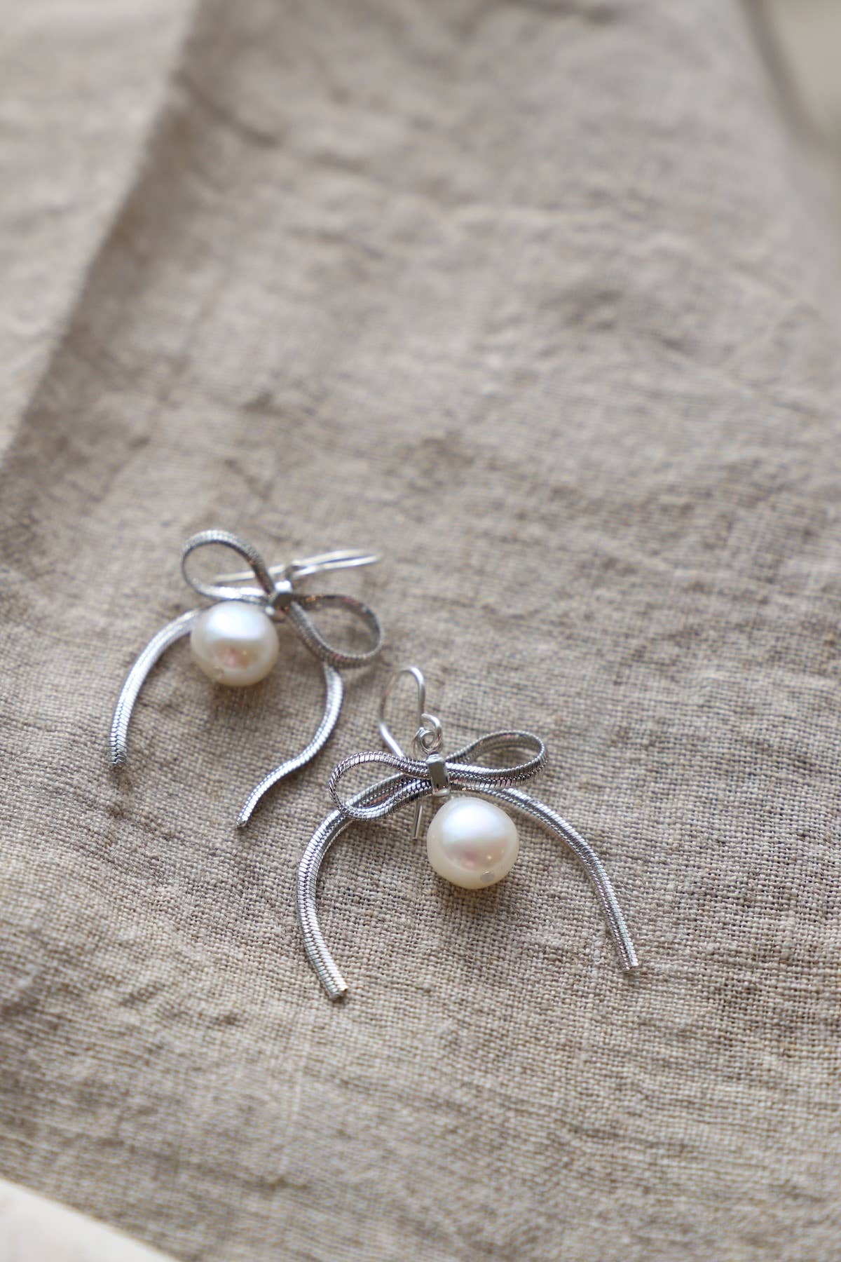SLOANE SILVER RIBBON AND PEARL EARRINGS