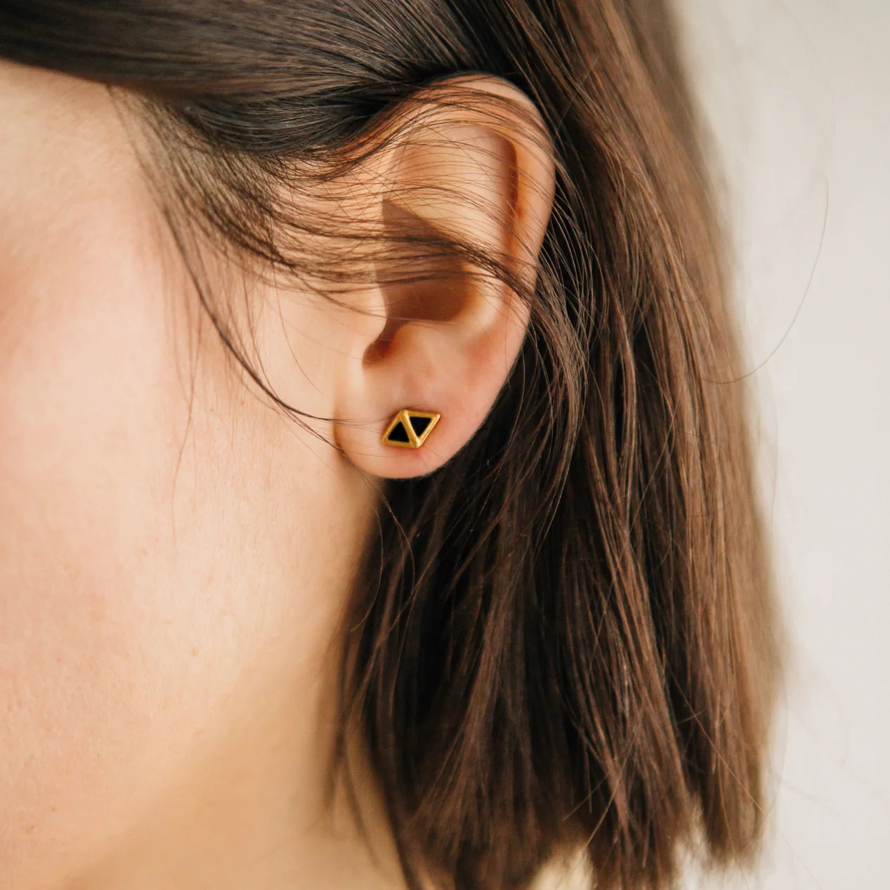 Scout Stud Earrings in Black Onyx