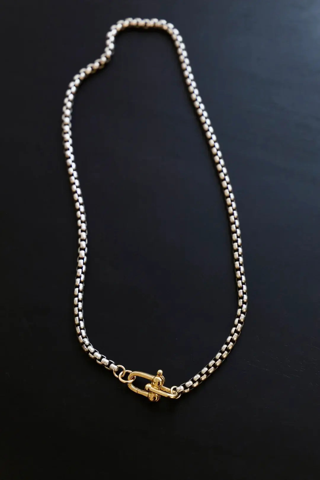NOVA ROUND BOX CHAIN NECKLACE