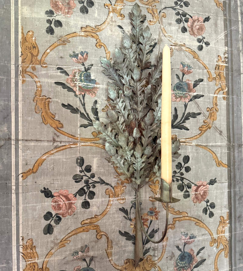 Metal Oak Leaves Wall Sconce