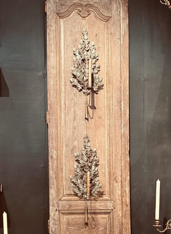 Metal Oak Leaves Wall Sconce