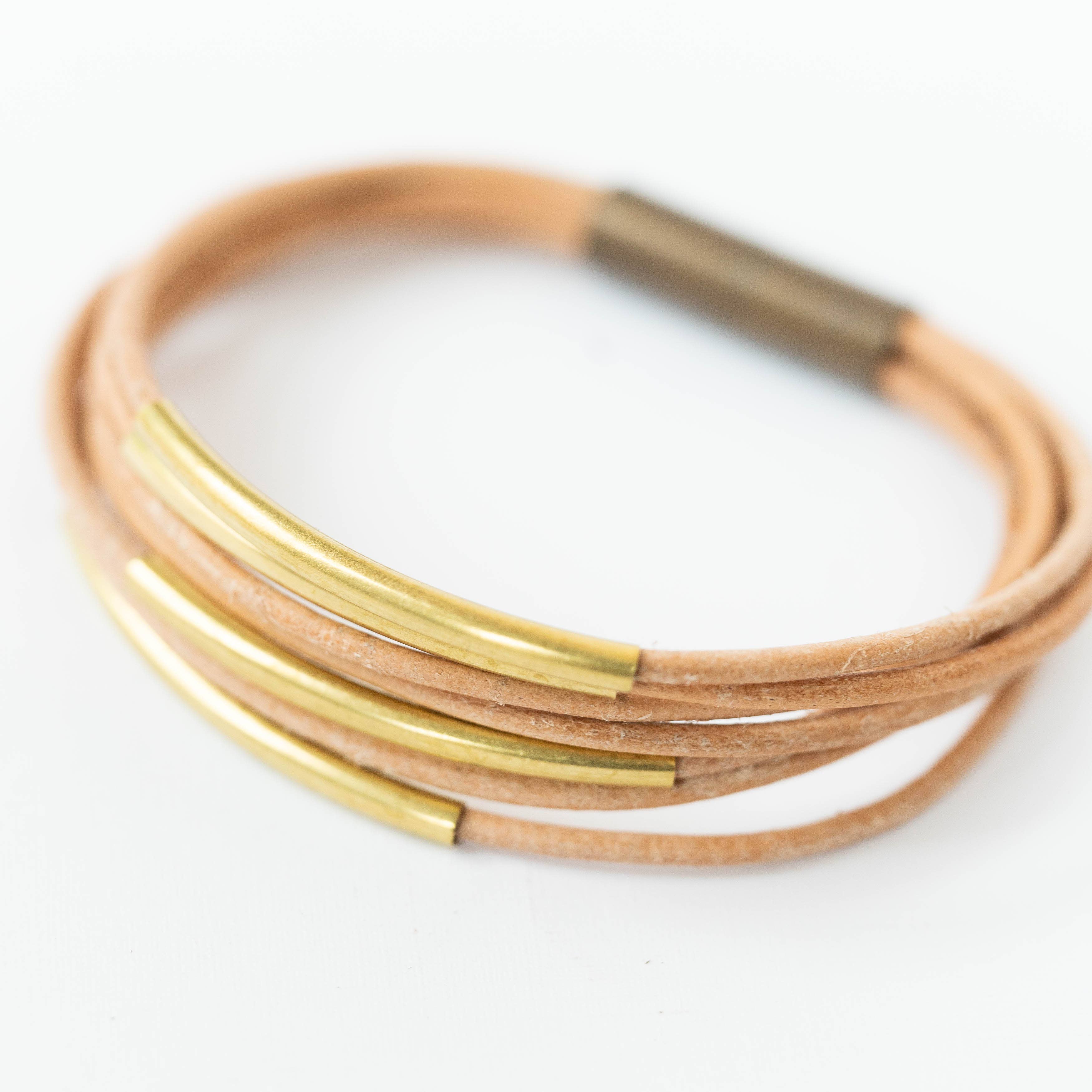 Natural leather bracelet with magnetic clasp