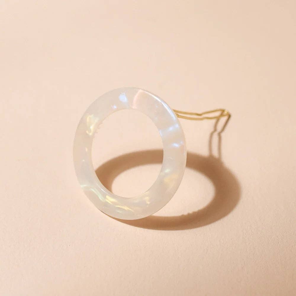 Signature Round Clip