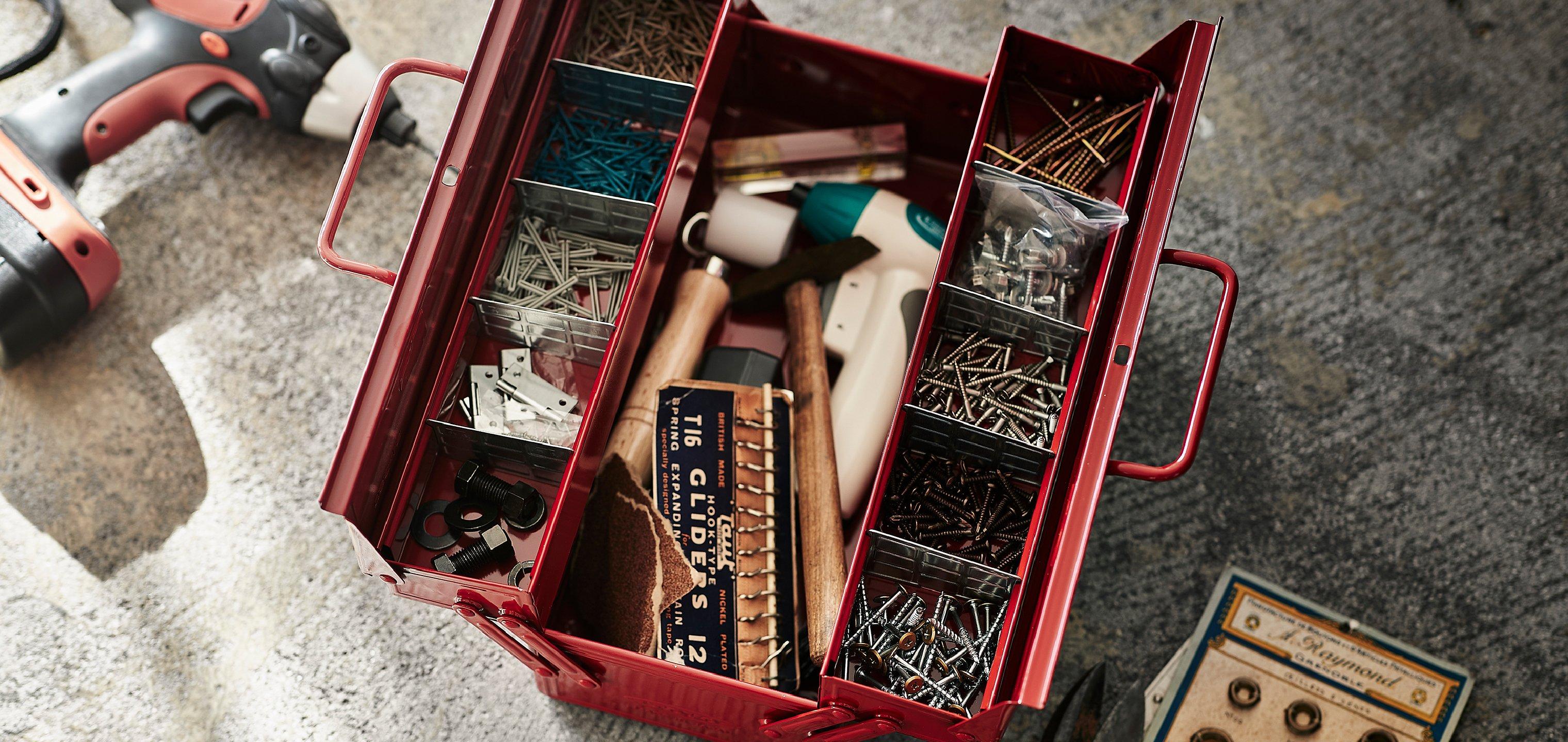 Steel Toolbox with Cantilever Lid