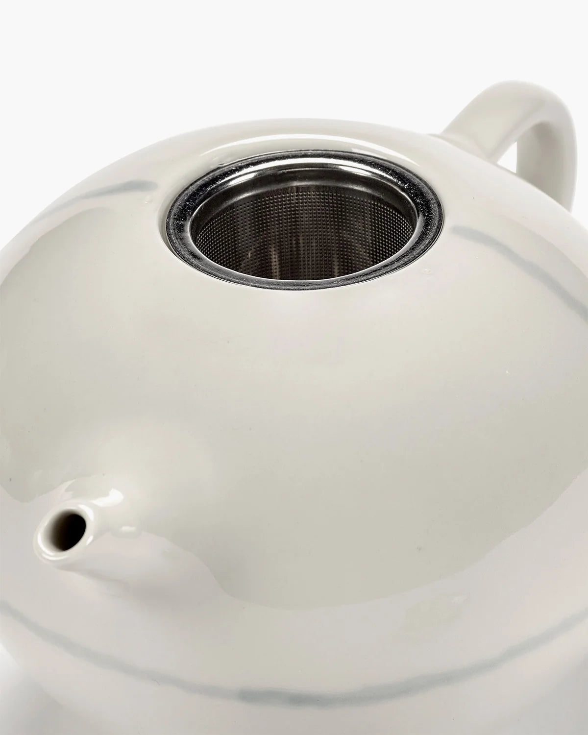 Close look at the inside of the Zuma teapot by Serax