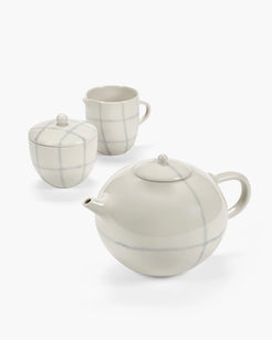 Zuma teapot with the Serax Zuma milk jug and sugar bowl